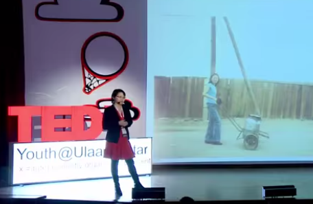 100 доллартай очоод хувь тавилангаа өөрчилсөн бүсгүй